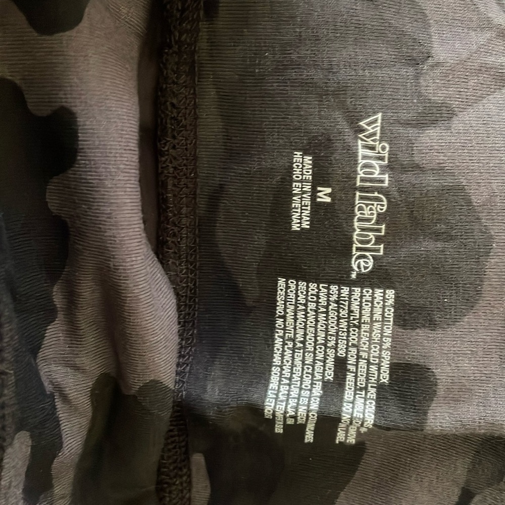 Black Camo Leggings 🖤🩶 - Picture 13 of 13